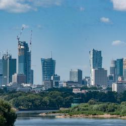 Warsaw skyline – with the Vistula river in the foreground. Image credit: Qbolewicz